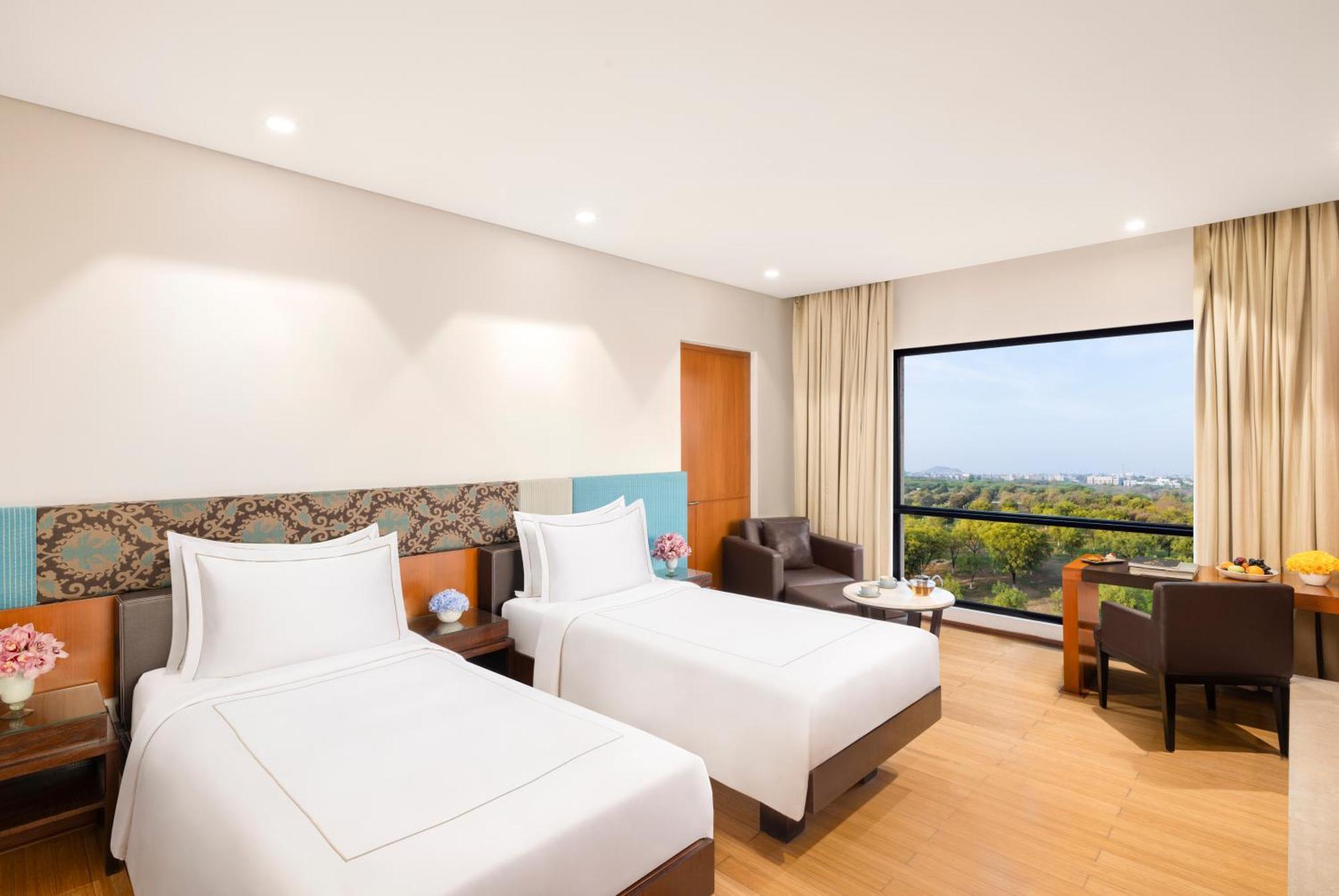 Taj Surajkund Resort & Spa, Delhi Ncr Фаридабад Экстерьер фото