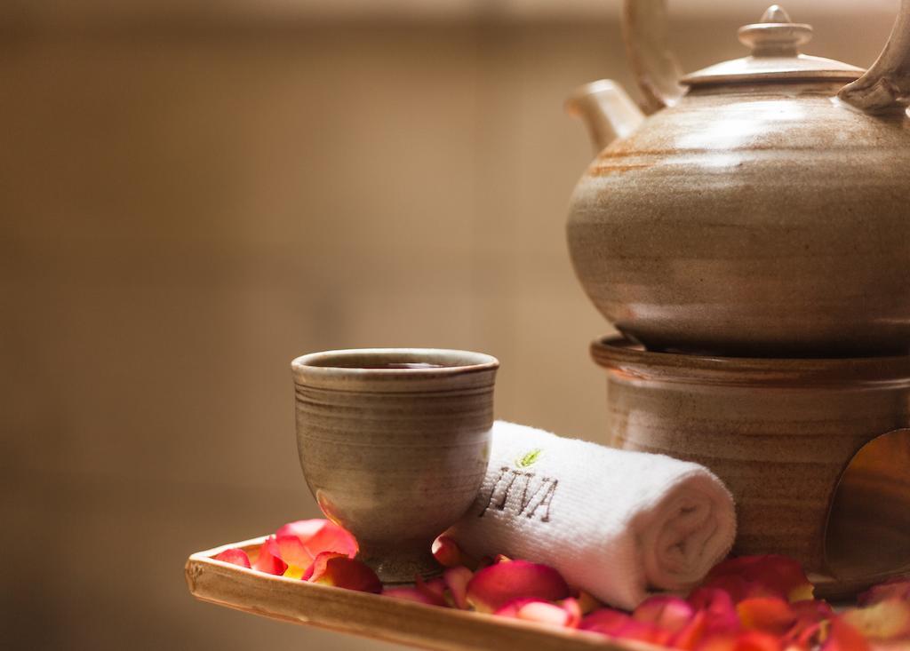 Taj Surajkund Resort & Spa, Delhi Ncr Фаридабад Экстерьер фото A tea set